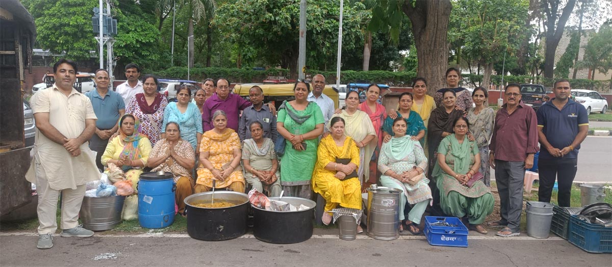 Monthly langar of Masiya organised.